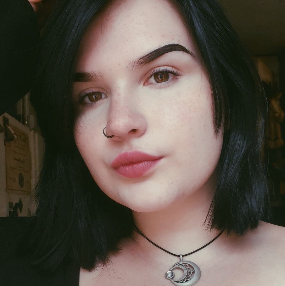 Meet your Posher, Kayla